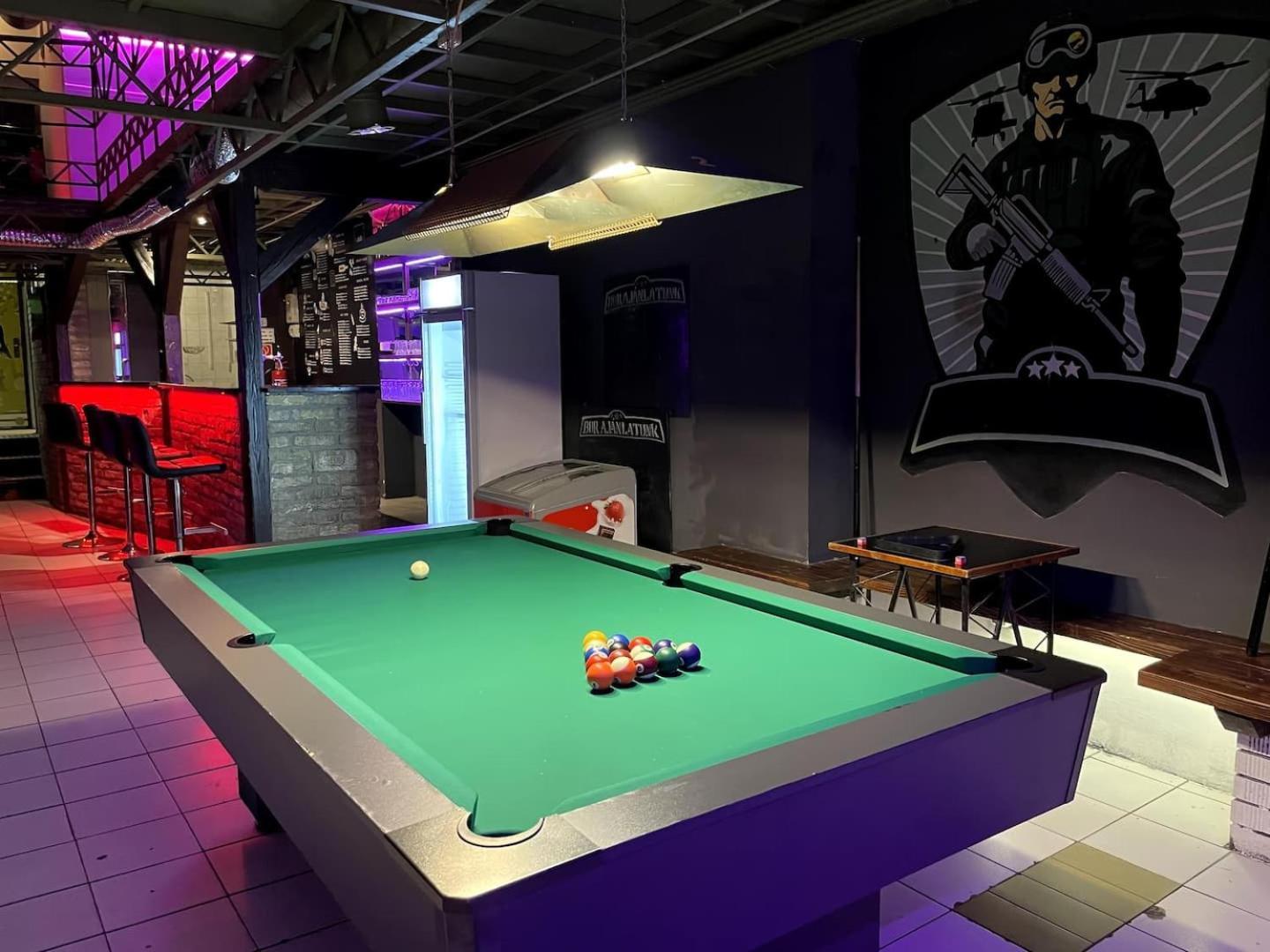 Вилла The Bachelor Bar - Bunker | Private Club Будапешт Экстерьер фото