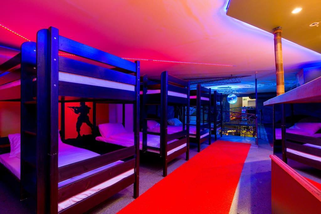 Вилла The Bachelor Bar - Bunker | Private Club Будапешт Экстерьер фото