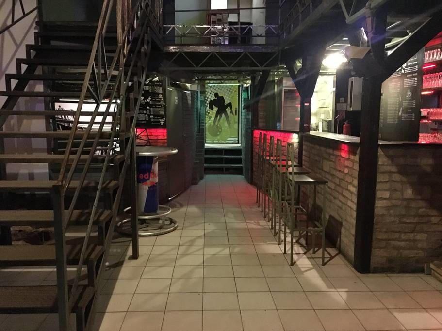 Вилла The Bachelor Bar - Bunker | Private Club Будапешт Экстерьер фото